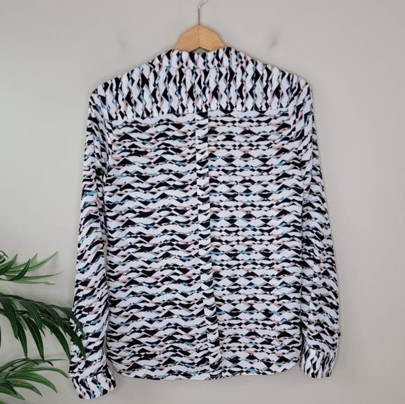 The Limited | Ashton Graphic Wave Print Blouse - Picture 4 of 6